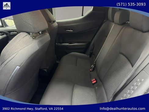 Used 2018 Toyota C-HR XLE FWD image 12