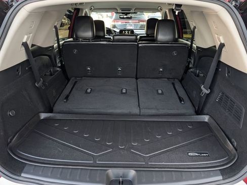 Used 2024 Nissan Pathfinder SL image 8