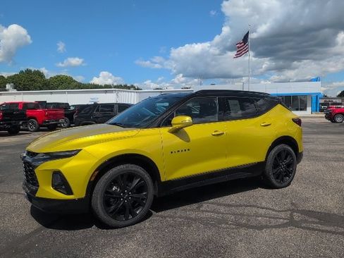 Used 2022 Chevrolet Blazer RS w/ Enhanced Convenience Package AWD/4WD image 2