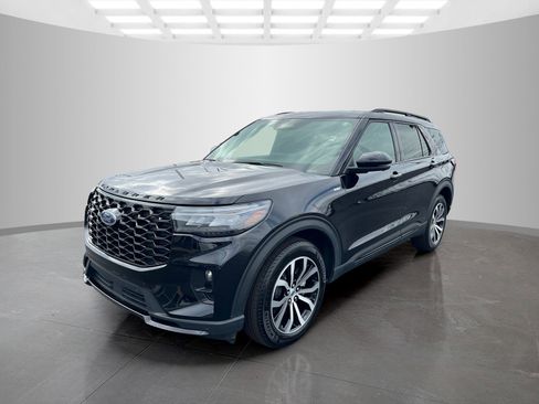 Used 2025 Ford Explorer ST-Line image 8