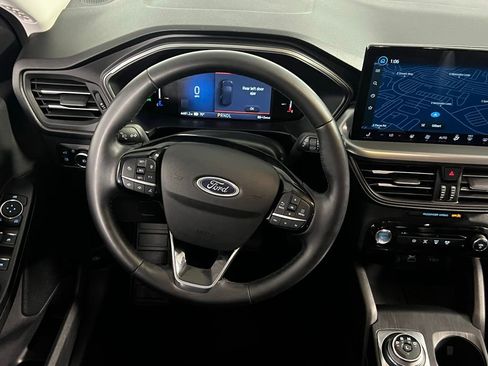 Used 2025 Ford Escape SE image 13