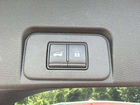 Used 2021 Nissan Rogue SL FWD image 16