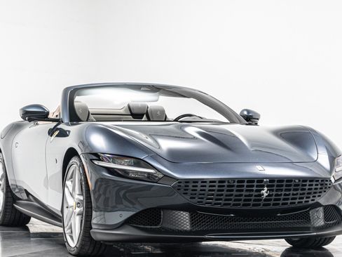 Used 2025 Ferrari Roma Spider RWD image 3