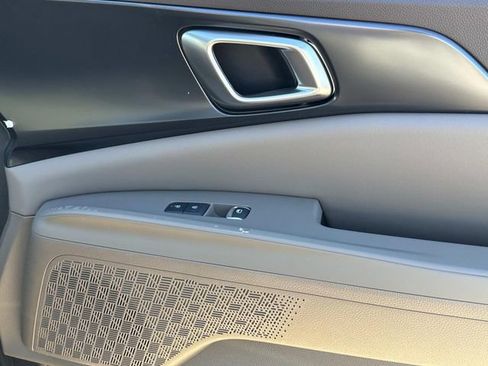 New 2026 Kia Carnival image 17