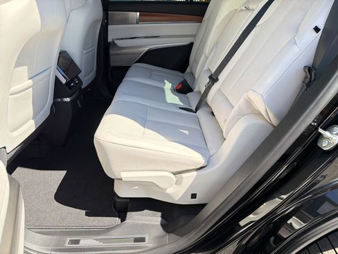 New 2026 Cadillac Vistiq Sport image 14