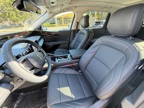 New 2026 Lincoln Nautilus Reserve image 14