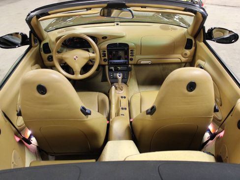 Used 2002 Porsche 911 Cabriolet image 39