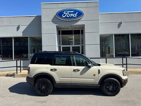 New 2025 Ford Bronco Sport Badlands image 2