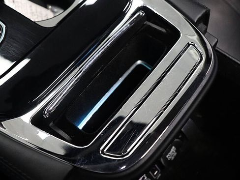 Used 2015 Jaguar XJ L Portfolio RWD image 36