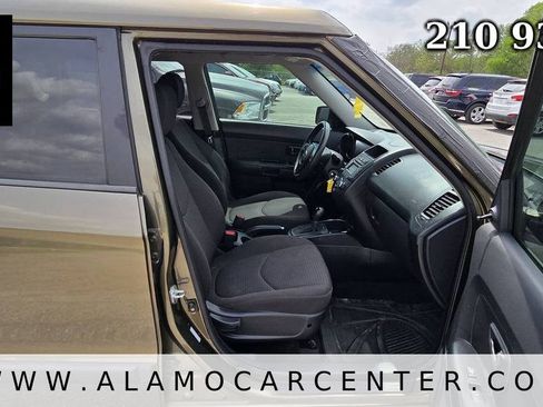 Used 2013 Kia Soul FWD image 13