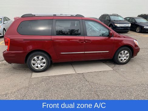 Used 2008 Hyundai Entourage GLS FWD image 4