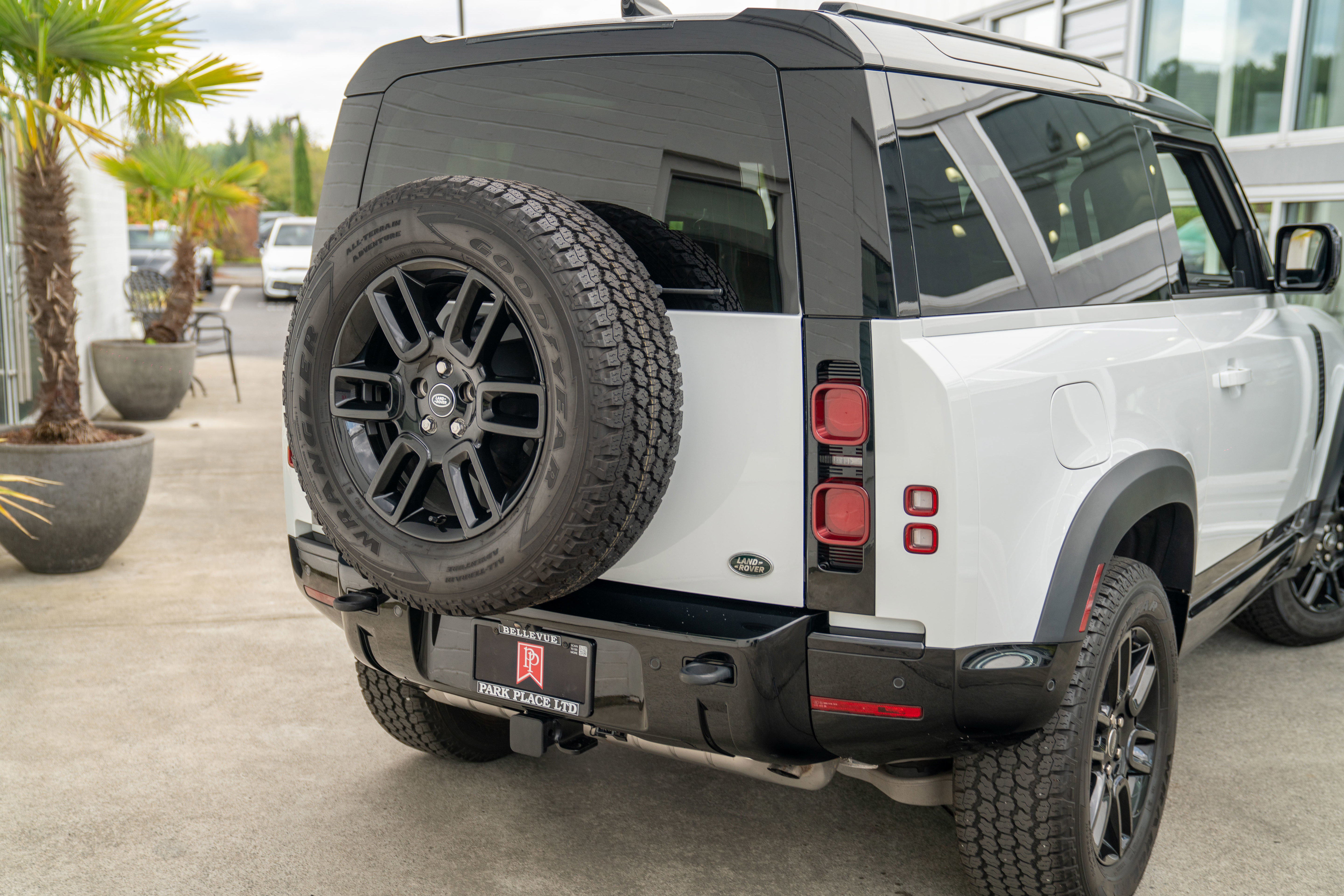 Used 2022 Land Rover Defender 90 X-Dynamic S AWD/4WD image 9