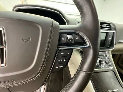 Used 2017 Lincoln Continental Reserve w/ Luxury Package AWD/4WD image 16
