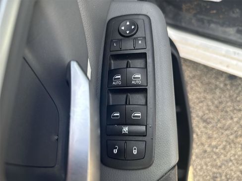 Used 2022 RAM 1500 Big Horn RWD image 13