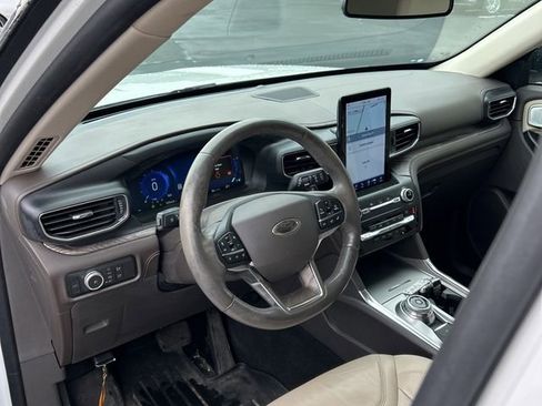 Used 2020 Ford Explorer Platinum w/ Premium Technology Package AWD/4WD image 11