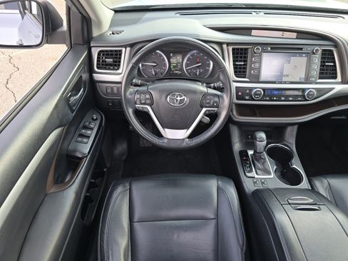 Used 2018 Toyota Highlander XLE FWD image 26