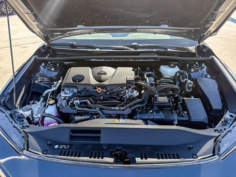 Used 2025 Toyota Camry SE image 29