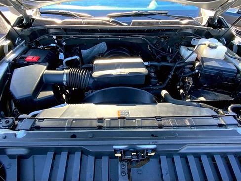 Used 2024 GMC Sierra 2500 AT4X image 9