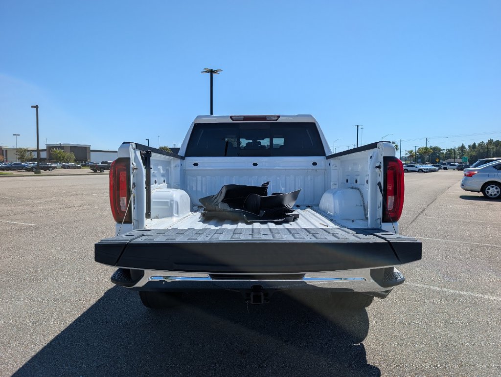 Used 2020 GMC Sierra 1500 SLT RWD image 6