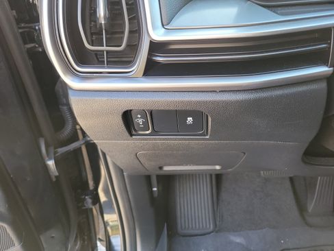 Certified 2025 Kia Sorento S w/ Panoramic Sunroof Package FWD image 26