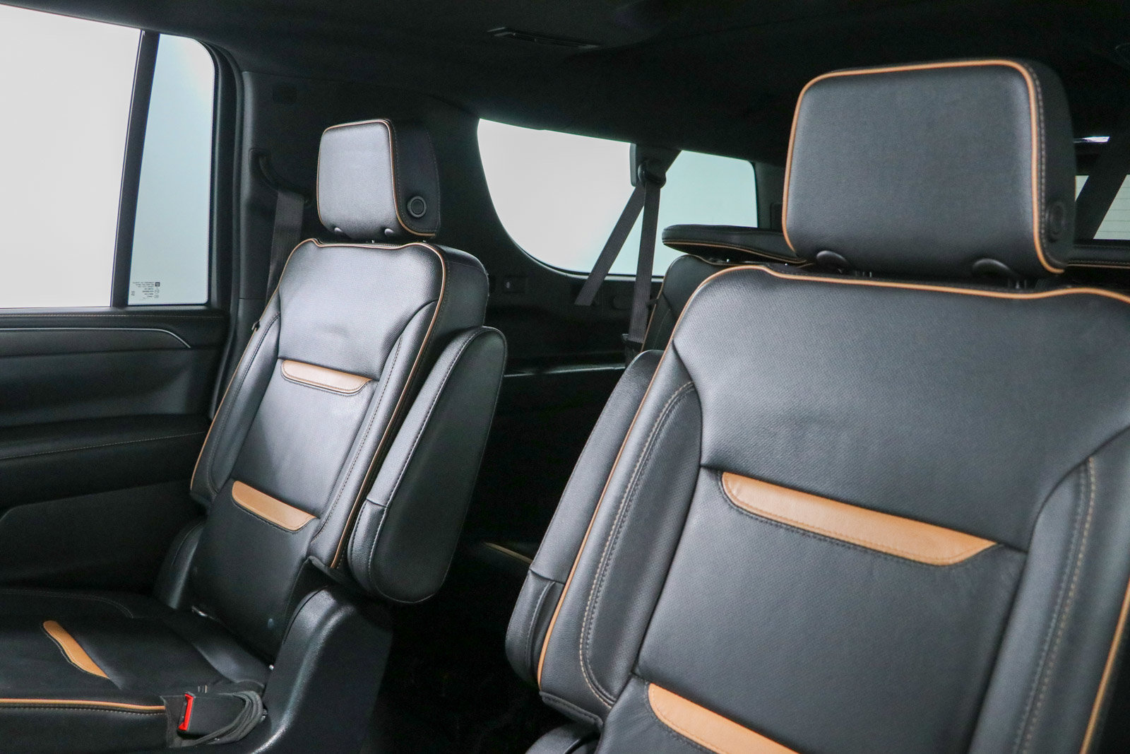 Used 2021 GMC Yukon XL AT4 w/ AT4 Premium Plus Package AWD/4WD image 29