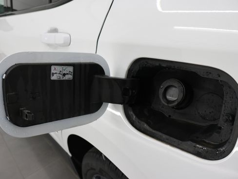 Used 2024 Chevrolet Equinox RS w/ LPO, Floor Liner Package AWD/4WD image 31