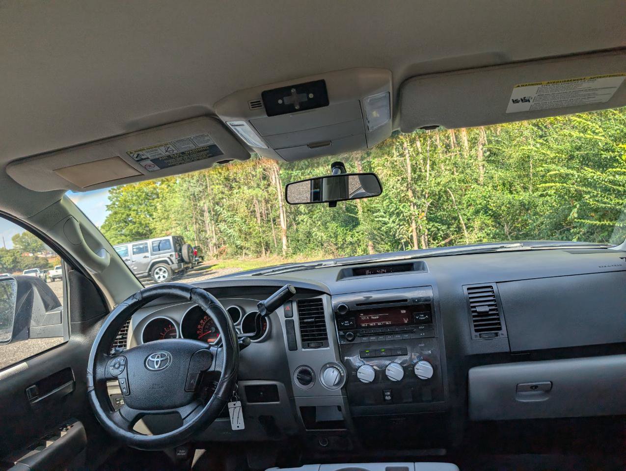 Used 2013 Toyota Tundra 4x4 Double Cab w/ Tow Pkg image 18
