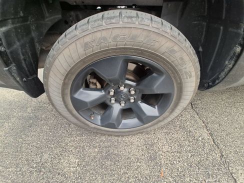 Used 2019 RAM 1500 Big Horn RWD image 9