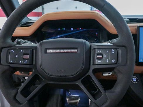 Used 2023 Land Rover Defender 110 V8 image 22