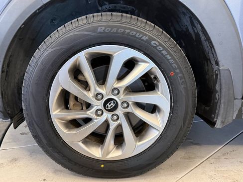 Used 2019 Hyundai Tucson SE image 25