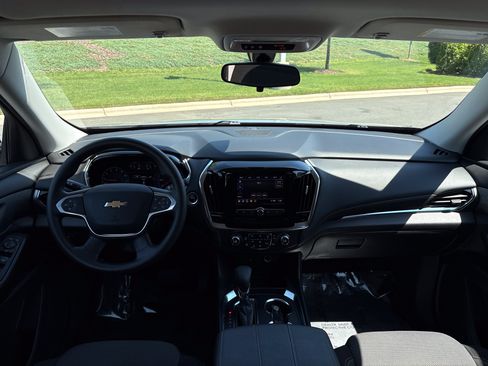 Used 2021 Chevrolet Traverse LS FWD image 20