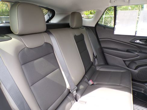 Used 2025 Chevrolet Trax ACTIV w/ Driver Confidence Package FWD image 18