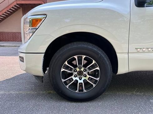 Used 2024 Nissan Titan SV w/ Accessory Utility Package AWD/4WD image 14