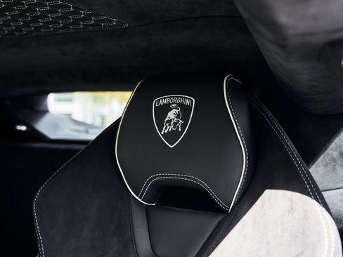 Used 2023 Lamborghini Huracan Tecnica image 50