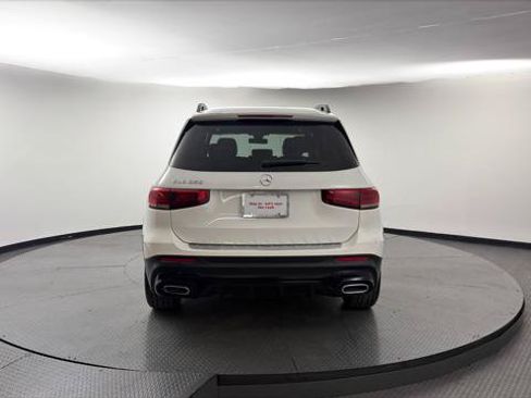 Used 2022 Mercedes-Benz GLB 250 image 7