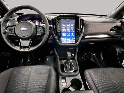 Used 2025 Subaru Forester Premium AWD/4WD image 16