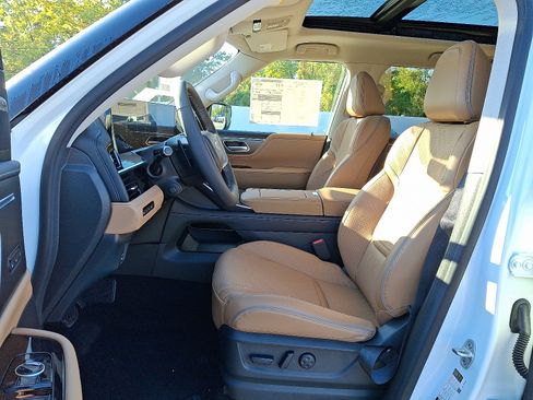 New 2026 INFINITI QX80 Luxe w/ Cargo Package image 10