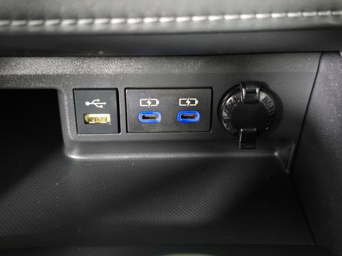 Used 2022 Toyota Highlander XLE AWD/4WD image 35