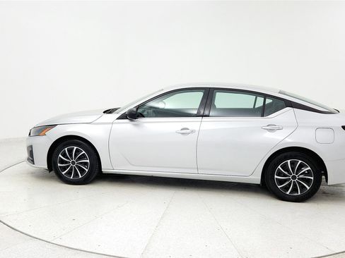 Used 2024 Nissan Altima 2.5 S FWD image 2