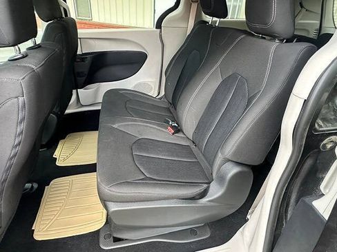Used 2021 Chrysler Voyager L FWD image 20
