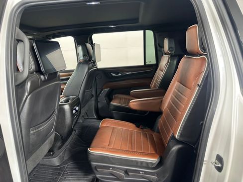 Used 2023 GMC Yukon XL Denali Ultimate image 25
