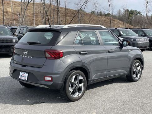 Certified 2024 Hyundai Venue Limited image 28
