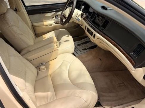 Used 1995 Lincoln Town Car Cartier RWD image 7