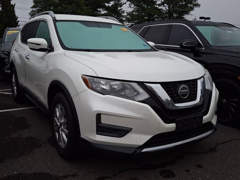 Used 2018 Nissan Rogue SV FWD image 5