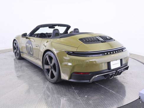 Used 2026 Porsche 911 Carrera GTS RWD image 3