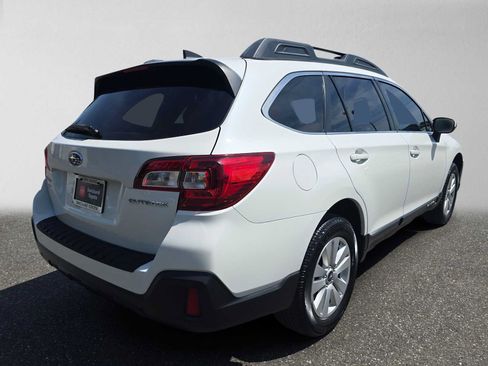 Used 2018 Subaru Outback 2.5i Premium AWD/4WD image 7