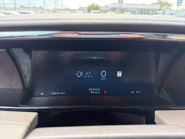Certified 2024 Lincoln Navigator Reserve AWD/4WD image 18