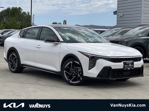New 2026 Kia K4 GT-Line w/ GT-Line Premium Package FWD image 1