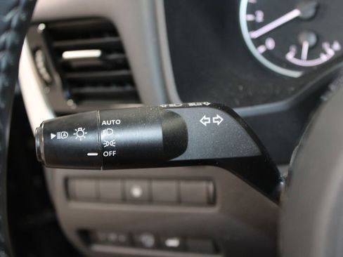 Used 2023 Nissan Rogue SL FWD image 23