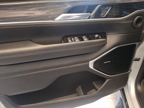 Used 2022 Jeep Wagoneer Series III image 11